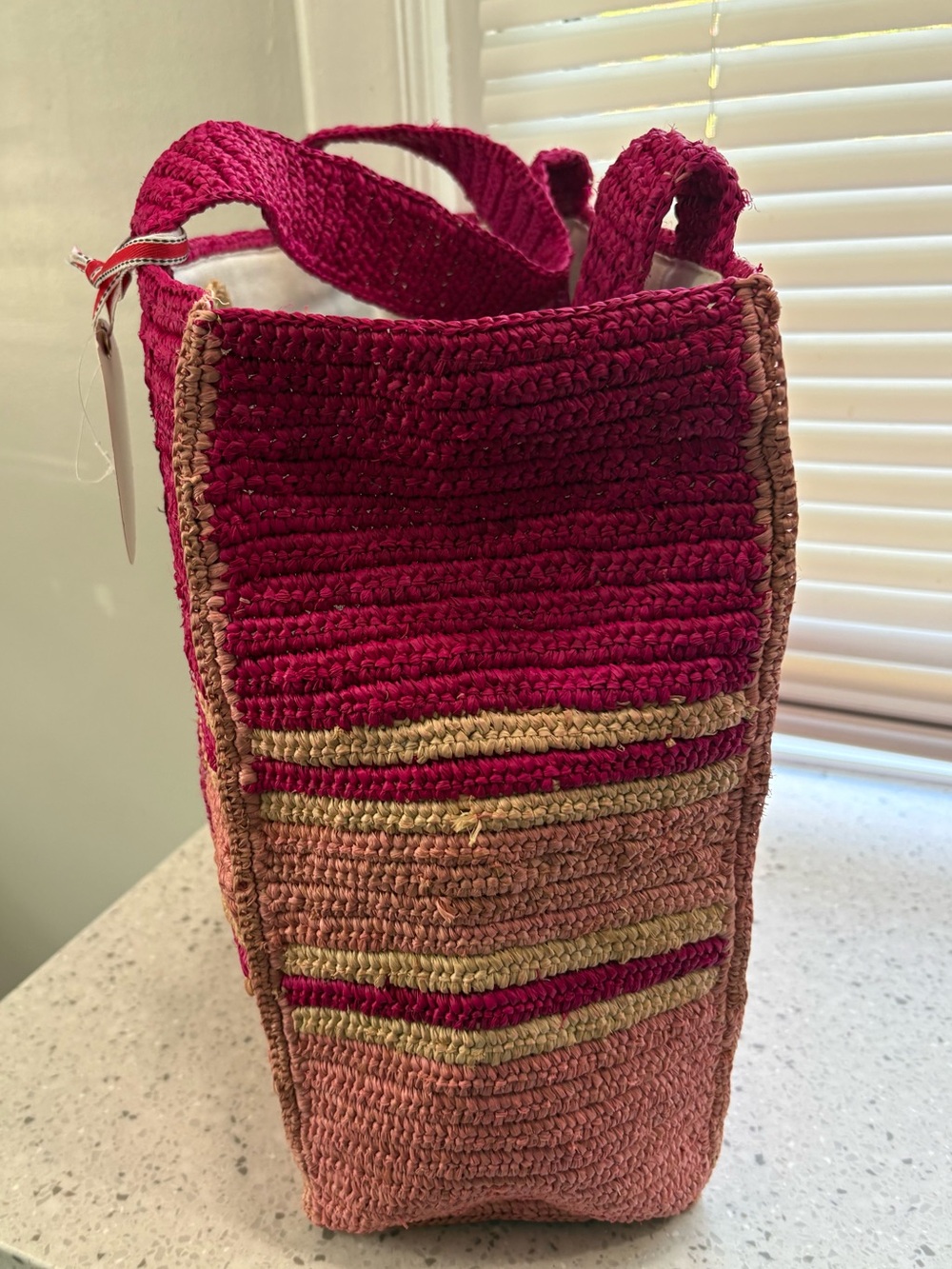 NWT BTB Los Angeles straw tote bag with "Hola Beaches" embroidered lettering - Picture 6 of 15